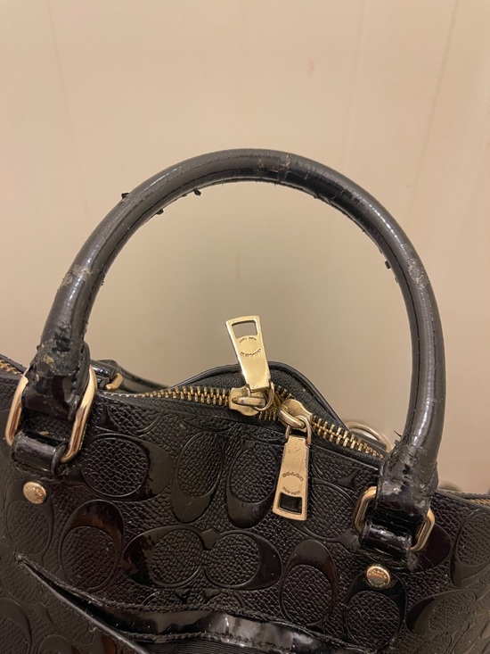 Coach, please check all picture of condition - Picture 13 of 17